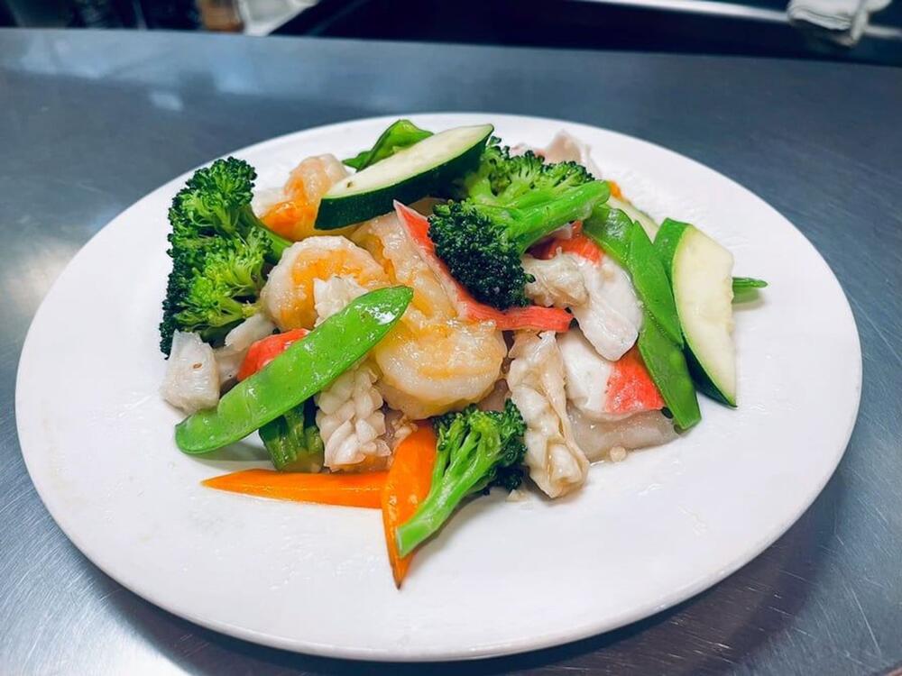 C8. Seafood Delight
